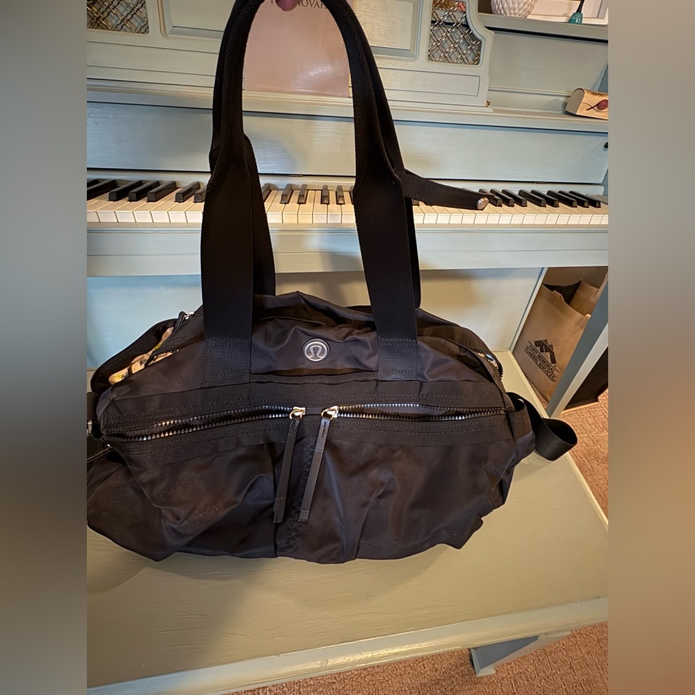 🍋SOLD🍋 Lululemon “Sweat Love” gym/duffel bag
